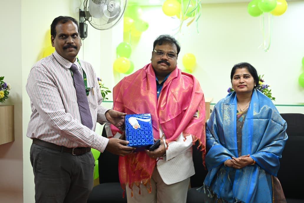 Dr Prabhukumar Challagali as Chief Guest at the Karur Vysya Bank new branch ribbon-cutting ceremony